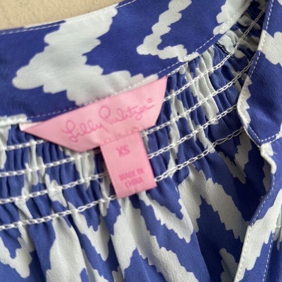 Lilly Pulitzer 100% Silk Blue White Chevron Elsa Blouse XS - Picture 7 of 8